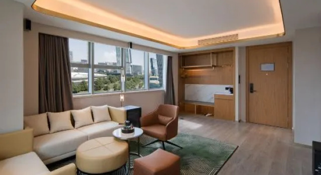 Люкс Liyi Hotel (Wuhan Optics Valley Technology Convention and Exhibition Center)