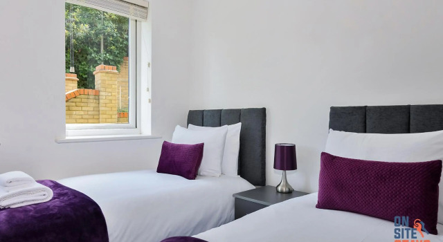 2 bed apt, en suite, Balcony, Wifi, 2 x parking, Book Hotel Greenhithe England