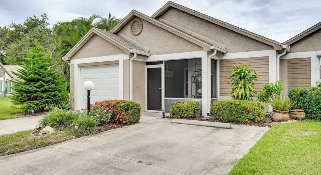 Апартаменты Extended Stay in Estero: Townhome w/ Lake Views!