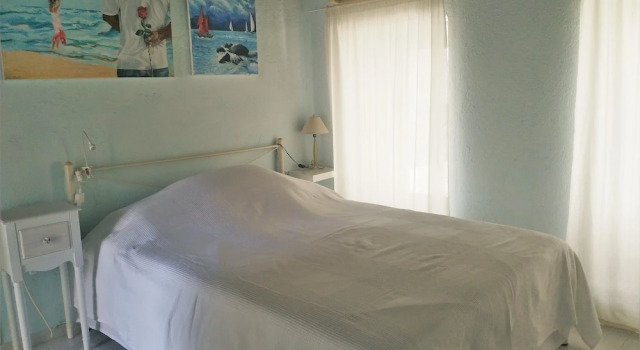 Hydra's Corner, Book Hotel Mandraki Hydra