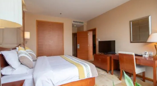 Люкс Business Dali Harbour Hot Spring Hotel (Dali High-speed Railway Station)