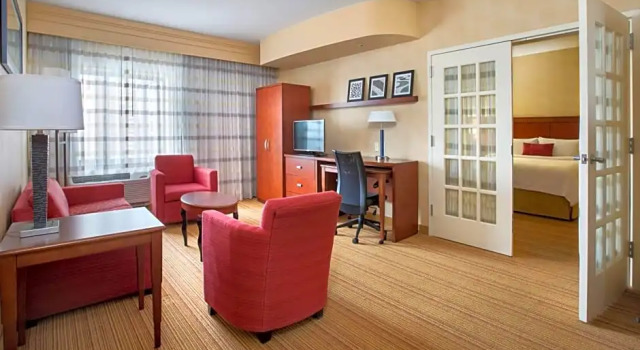 Двухместный люкс Courtyard Boston-South Boston
