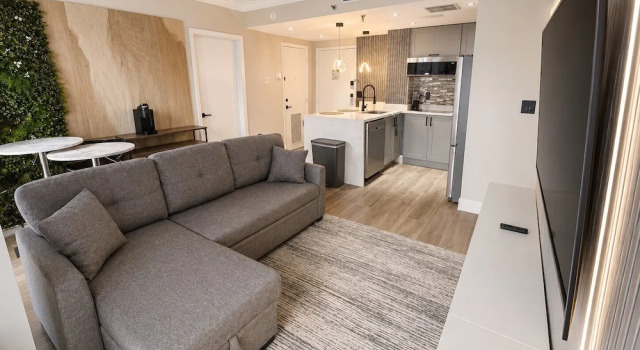 Modern 2BR Suite at Enclave 5min Universal, Book Villa Villaer i Florida, Villa