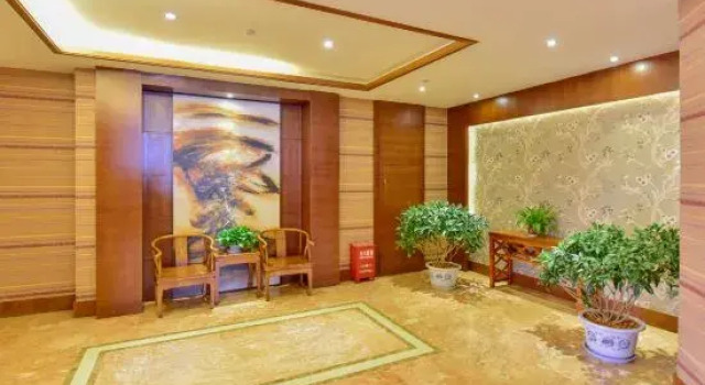 Jiaxin Mingzhu Hotel, Rezerwuj Hotel Hotele w Kunming z parkingiem, Parking
