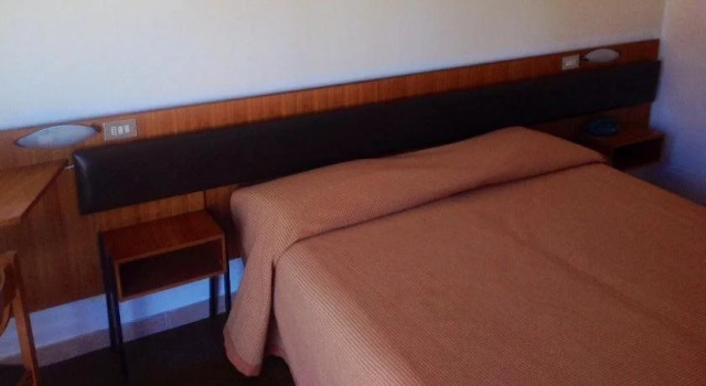 Hotel Astoria, Забронировать Отель Отели в центре Торри-дель-Бенако, в центре