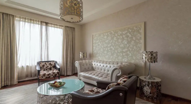 Люкс Executive Le Meridien, Surat