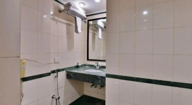 The Royale Midtown, Rezerwuj Hotel Hotele w Bhubaneshwar z parkingiem, Parking