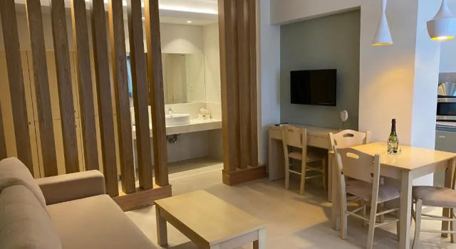 Апартаменты Superior Elena Village Hotel & Suites