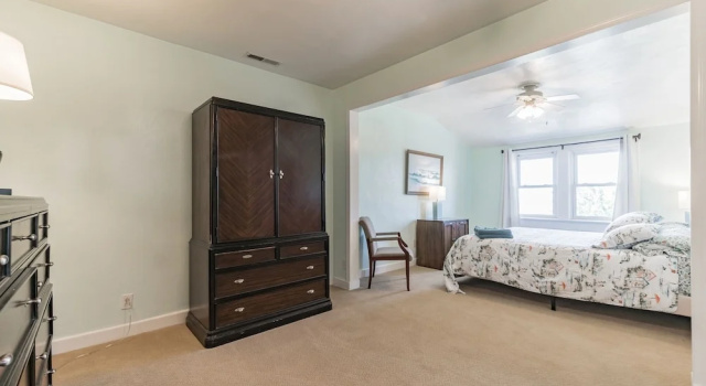 Manor And Mutts #1 4 Bedroom Cottage by RedAwning, Boek Vakantiehuis Norfolk Virginia