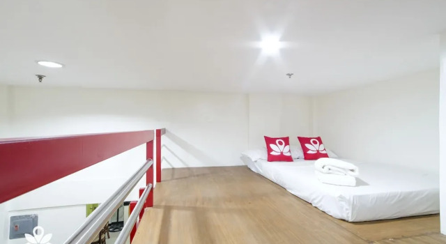 ZEN Rooms Time Travellers Makati, Забронировать Отель Макати 