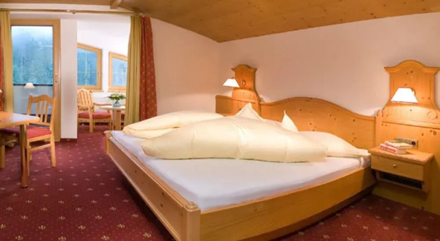 Hotel Auenhof, Rezervasyon Otel Tux Hintertux Glacier