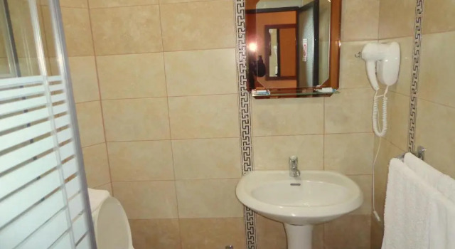 Трёхместный номер Standard Hotel Viktoria Tirana