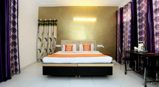 Hotel Silver One, Varaa Hotelli Hotellit Chandigarh Region aamiaisella, Aamiainen