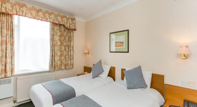 Двухместный номер Standard с видом на море OYO Stade Court Hotel