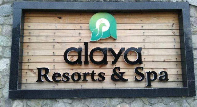 Alaya Resorts & SPA Jim Corbett By Parfait, Rezerwuj Ośrodek wypoczynkowy Hotele w Uttarakhand z basenem, Basen