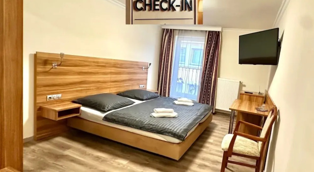 Mher Edaryan, Varaa Hotelli Hotellit Baijeri pysäköinnillä, Pysäköinti