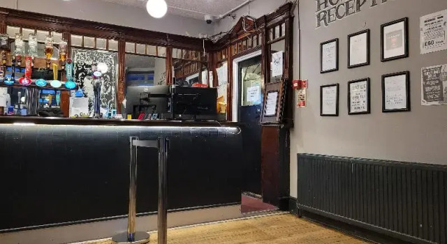 Номер Standard Queen Elizabeth Hostel