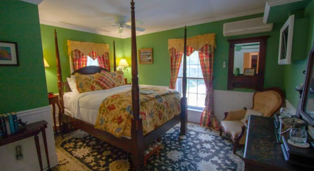 Phineas Swann Inn & Spa, Buchen Sie Resort  
