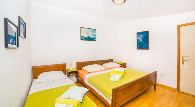 Apt Next to the Beach w Balcony and sea View, Забронировать Апартаменты/квартира Крвавица Макарска Ривьера