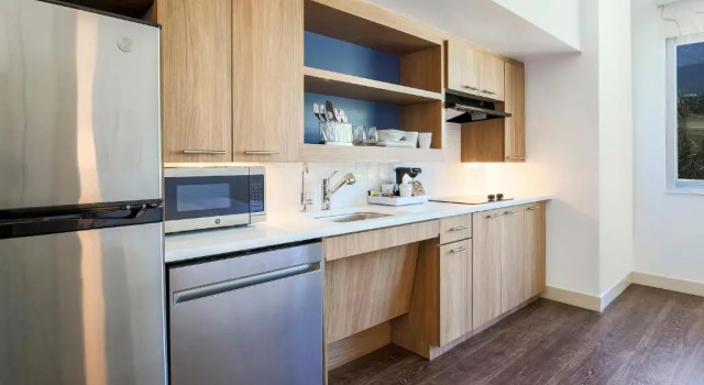 Студия Element by Marriott Ontario
