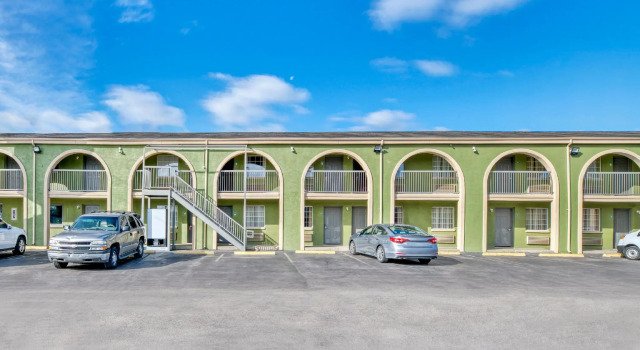Кровать в общем номере Sienna Inn Channelview, TX