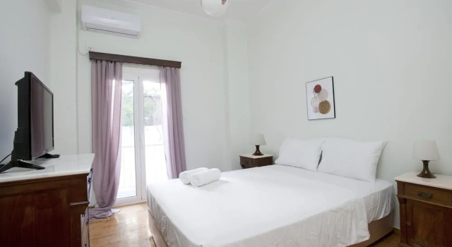 Апартаменты с 2 комнатами с балконом Two Bedroom Apartment at Koukaki