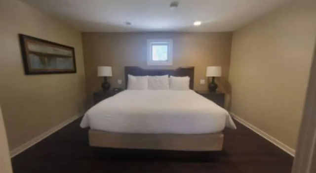 Private One Bedroom Condo on Golf Course, free parking, Забронировать Отель Финикс 