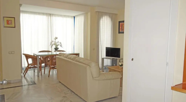 Marbella House Penthouse 77, Забронировать Отель Отели Марбелья с бассейном, рядом с Пляж Фонтанилла, Бассейн