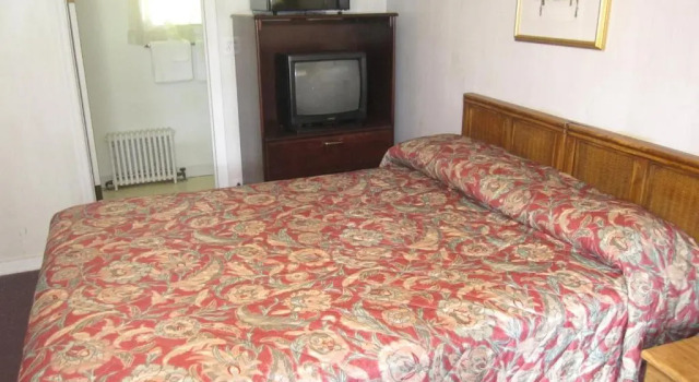 Pinecrest Motel, Boek Motel Clinton New York State