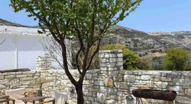 Fabrica apartments, Book Apartment Hotels in Apiranthos with Parking, Parking