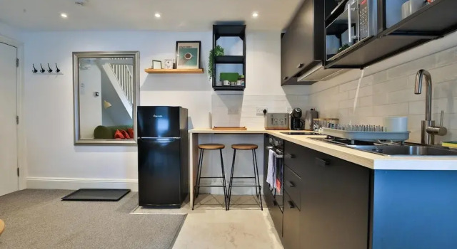 Modern 1-bed Flat Near Cardiff City Centre