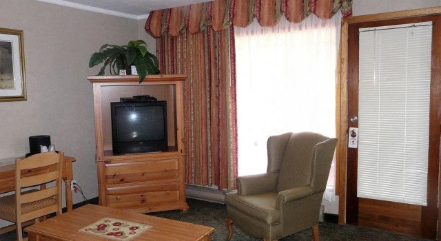 Crestwood Inn, Prenota Hotel Port Carling Muskoka