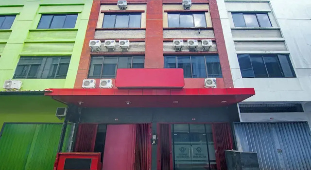 Hotel O Makassar near RS Grestelina formerly Wisma Makassar, Book Hotel Hotels in Sulawesi with Parking, Parking