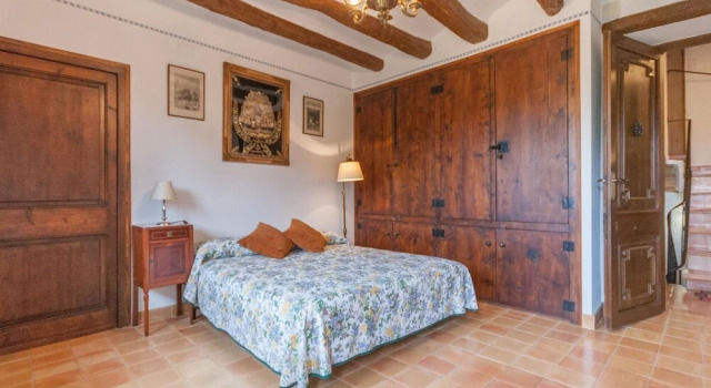 Lovely Holiday Home in Santa Oliva Spain With Garden, Buchen Sie Hotel Santa Oliva Katalonien