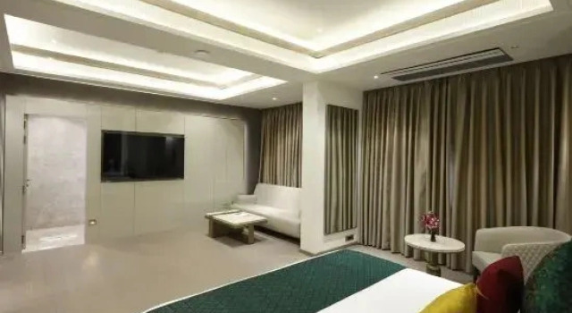 Двухместный люкс MARIGOLD-Newly Renovated Hotel
