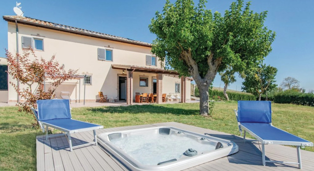 Casale 2 Leoni with whirlpool and sauna, Rezervovat Hotel Mondavio 