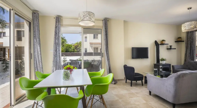 Faros Villa Shamrock, Book Villa Hotels in Larnaca Region with Parking, Parking