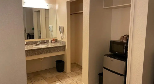 Четырёхместный номер Standard Sunbeam Motel