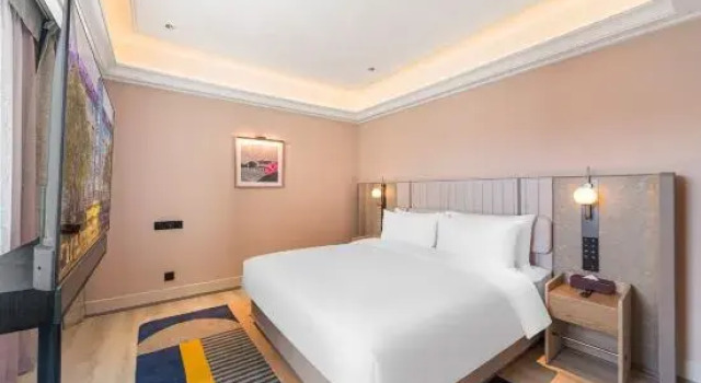 Семейный люкс Mercure Qingdao May Fourth Square