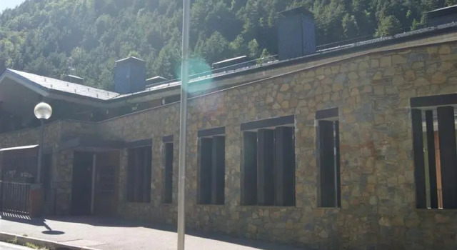 Apartaments Els Esquiadors, Rezervați Hotel El Serrat Vallnord Ski Resort