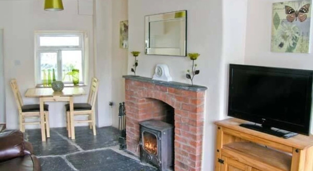 Ty Bach Cottage
