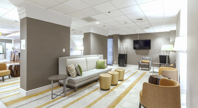 Holiday Inn Austin Midtown, an IHG Hotel, Buchen Sie Hotel Hotels in Greater Austin mit Pool, Schwimmbad