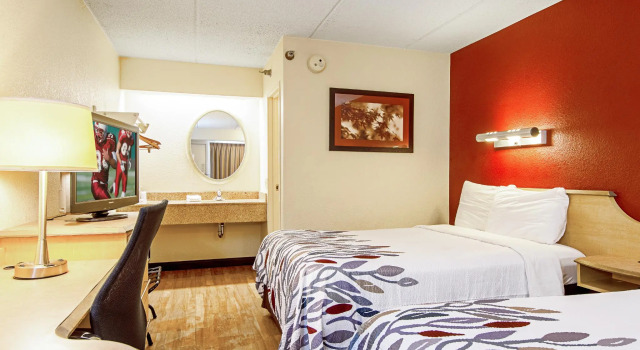 Четырёхместный номер Standard Red Roof Inn Albany Airport