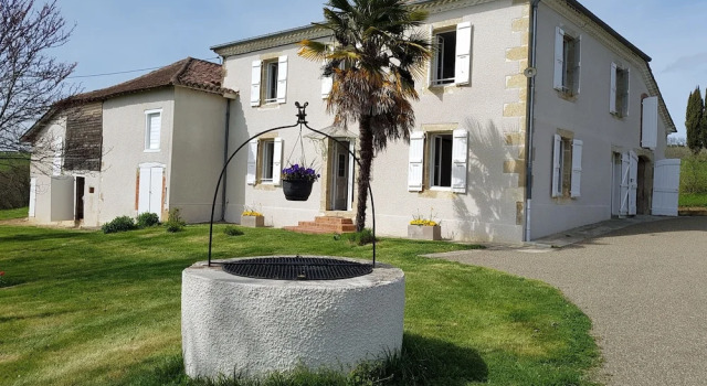 Gîte de La Gurlanne (Beautiful Renovated Farmhouse in Gers, for 6 pers, Book Feriehus Sommerhuse i Gers, Hytte