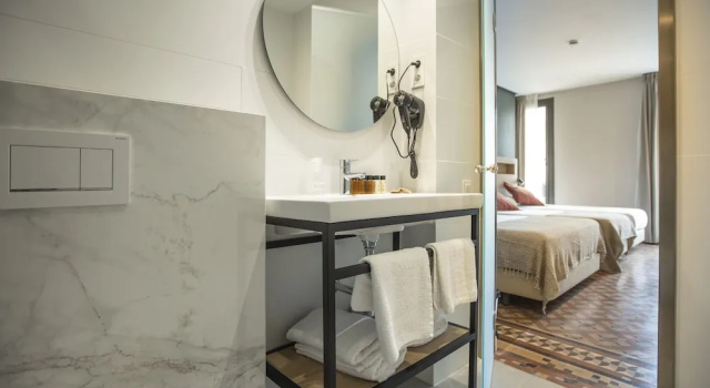 Четырёхместный номер Standard Fontanella By BCN URBAN Rooms
