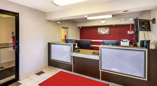 Кровать в общем номере Days Inn by Wyndham Charleston WV