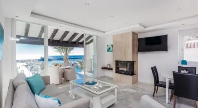 Exclusive Duplex Penthouse in Puerto Banus, Забронировать Отель Отели Марбелья с парковкой, рядом с Playas del Duque, Парковка