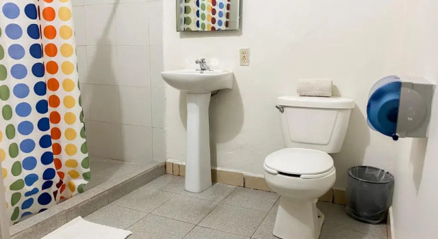 Полулюкс Hotel Amigo Suites