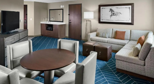 Двухместный люкс c 1 комнатой The Bevy Hotel Boerne, A Doubletree By Hilton