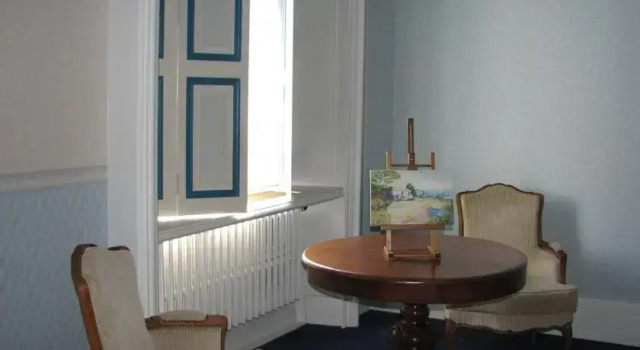 Chambres d' Hôtes Maison du Procureur du Roi, Book Hotel Hoteller i Montmarault med parkering, Parkering